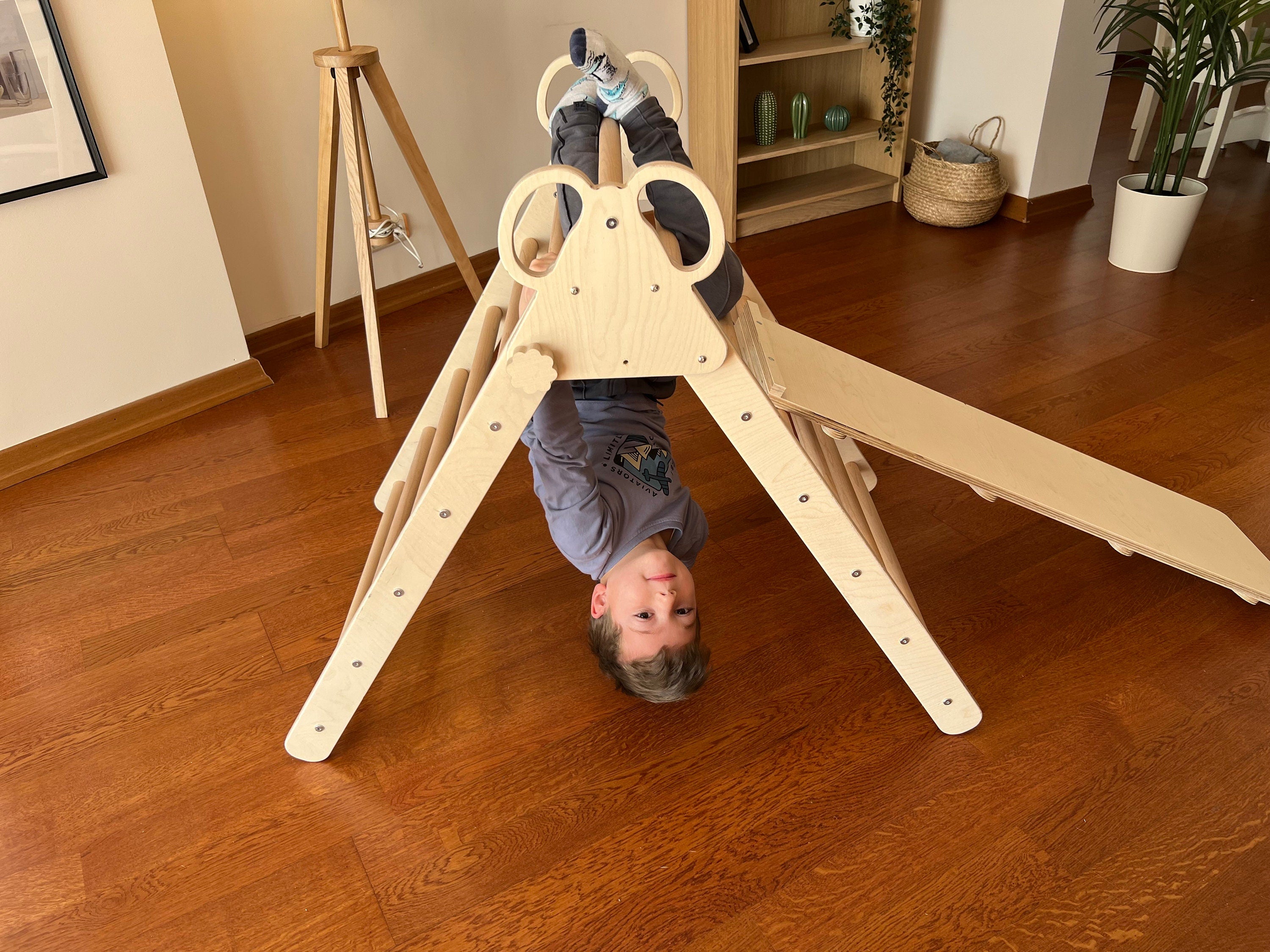 Folding Wooden Climbing Triangle for Kids, Montessori GYM Triangle